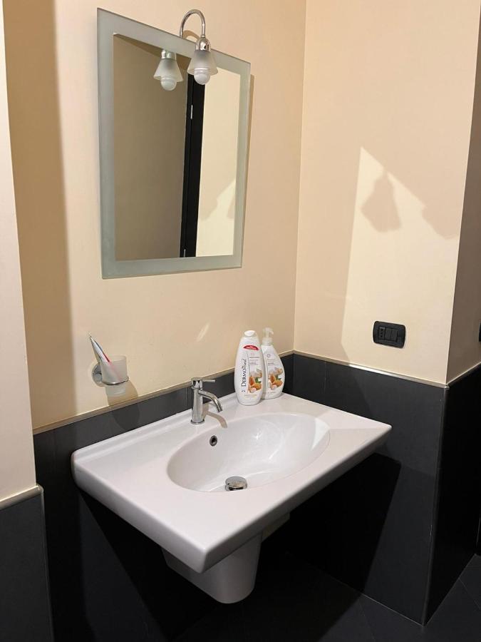 Casa Vacanza Adorno เชฟาลู ภายนอก รูปภาพ